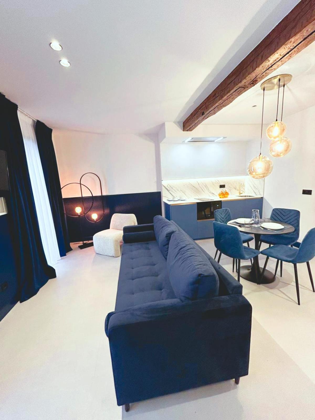 Lemon Suites Santander Rum bild