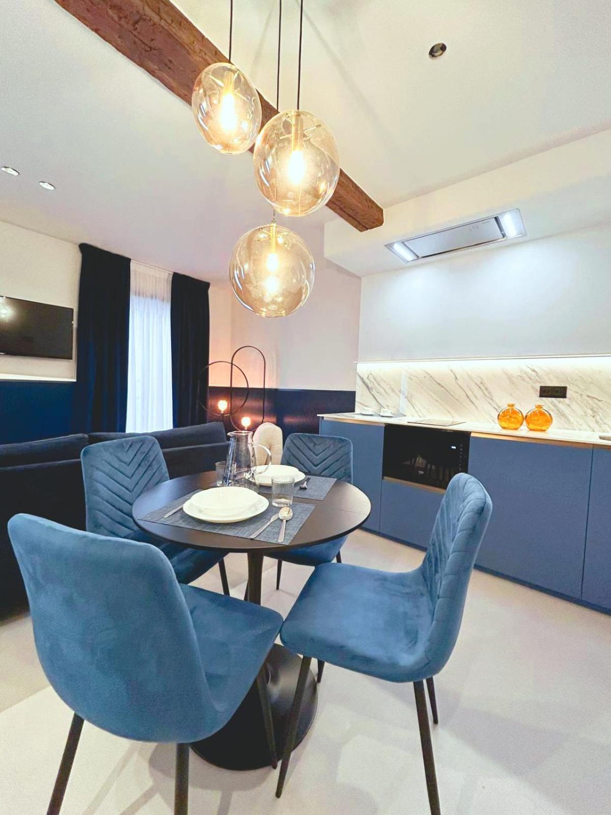 Lemon Suites Santander Rum bild