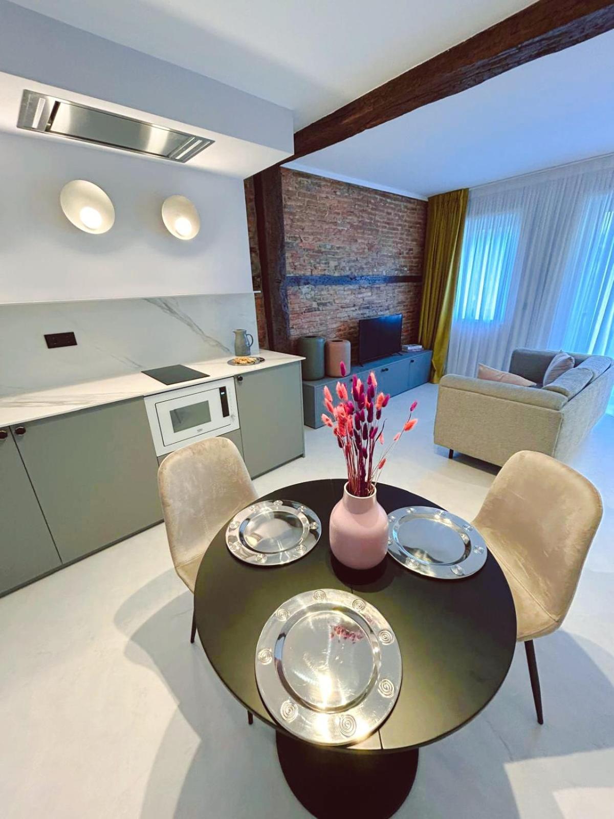 Lemon Suites Santander Rum bild