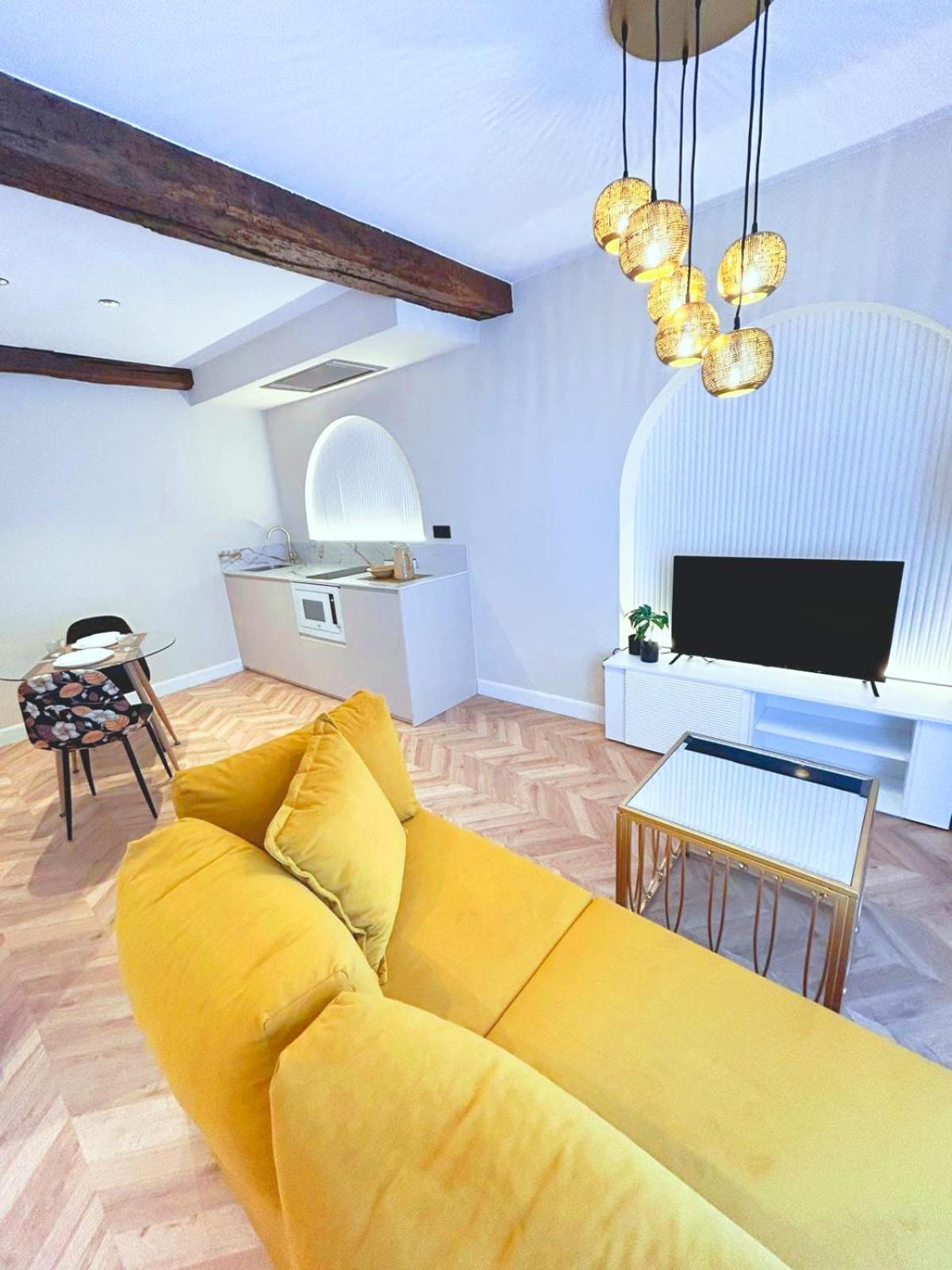 Lemon Suites Santander Rum bild